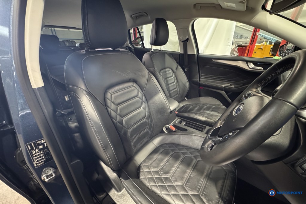 Ford Focus Titanium Vignale Manual Petrol Estate - Stock Number (1603300) - 1st supplementary image