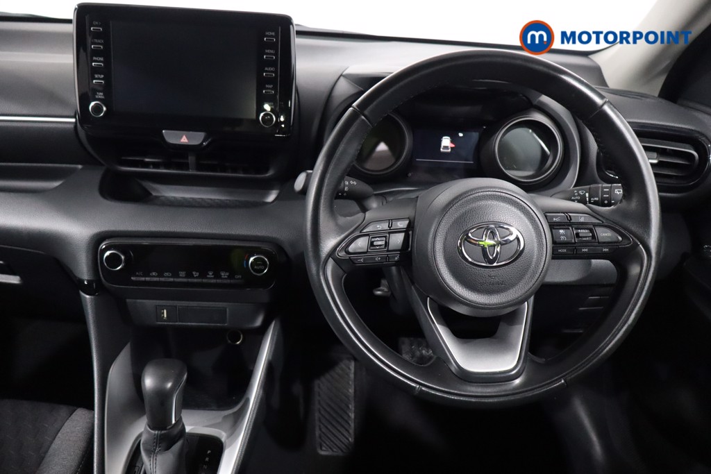 Toyota Yaris Design Automatic Petrol-Electric Hybrid Hatchback - Stock Number (1603341) - 3rd supplementary image