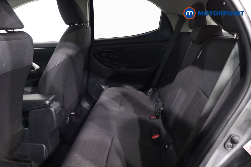 Toyota Yaris Design Automatic Petrol-Electric Hybrid Hatchback - Stock Number (1603341) - 5th supplementary image