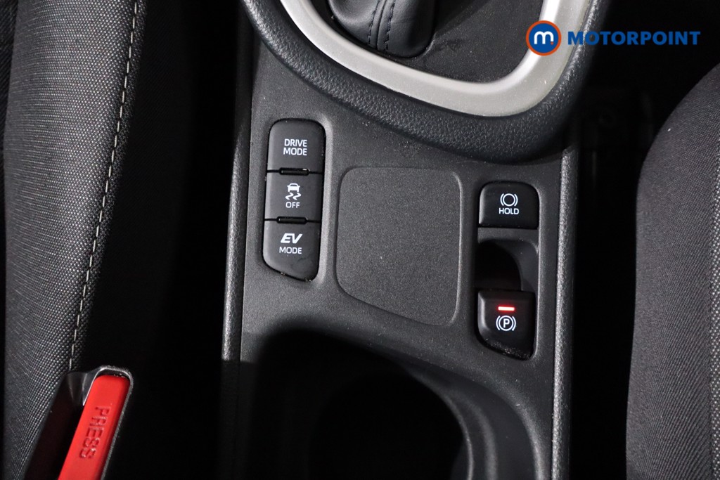 Toyota Yaris Design Automatic Petrol-Electric Hybrid Hatchback - Stock Number (1603341) - 18th supplementary image