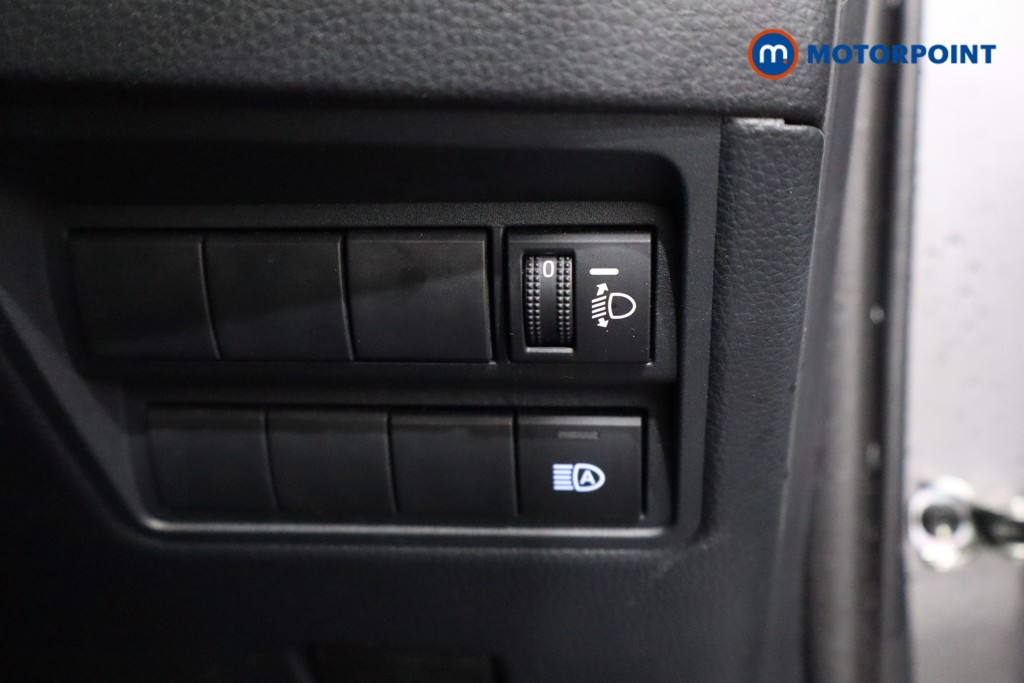 Toyota Yaris Design Automatic Petrol-Electric Hybrid Hatchback - Stock Number (1603341) - 20th supplementary image