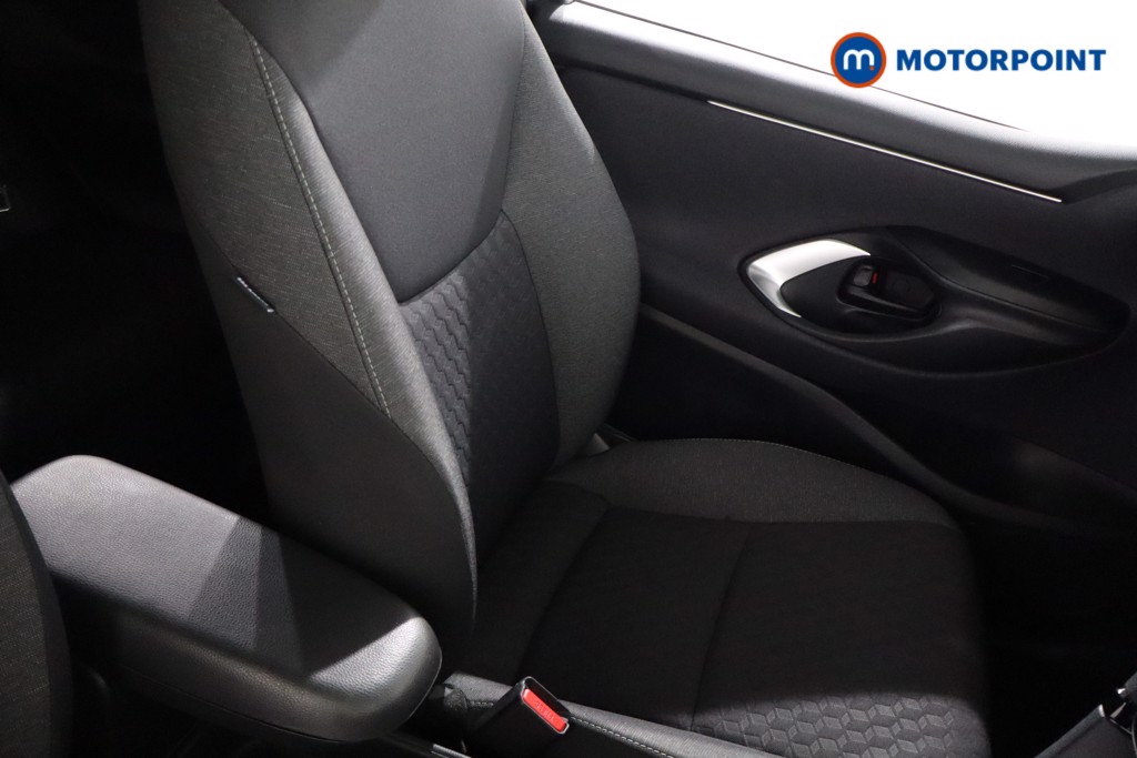 Toyota Yaris Design Automatic Petrol-Electric Hybrid Hatchback - Stock Number (1603341) - 23rd supplementary image