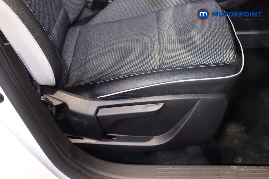 Renault Captur Techno Automatic Petrol-Electric Hybrid SUV - Stock Number (1603380) - 16th supplementary image