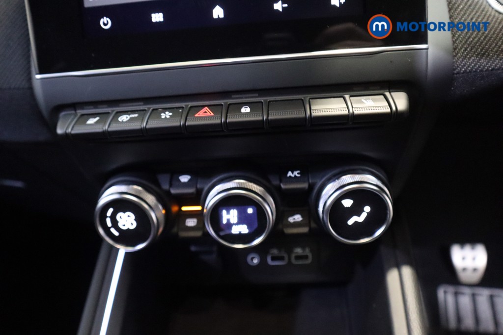 Renault Clio Esprit Alpine Manual Petrol Hatchback - Stock Number (1603663) - 5th supplementary image