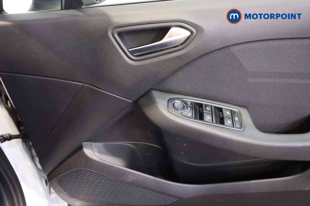 Renault Clio Esprit Alpine Manual Petrol Hatchback - Stock Number (1603663) - 9th supplementary image