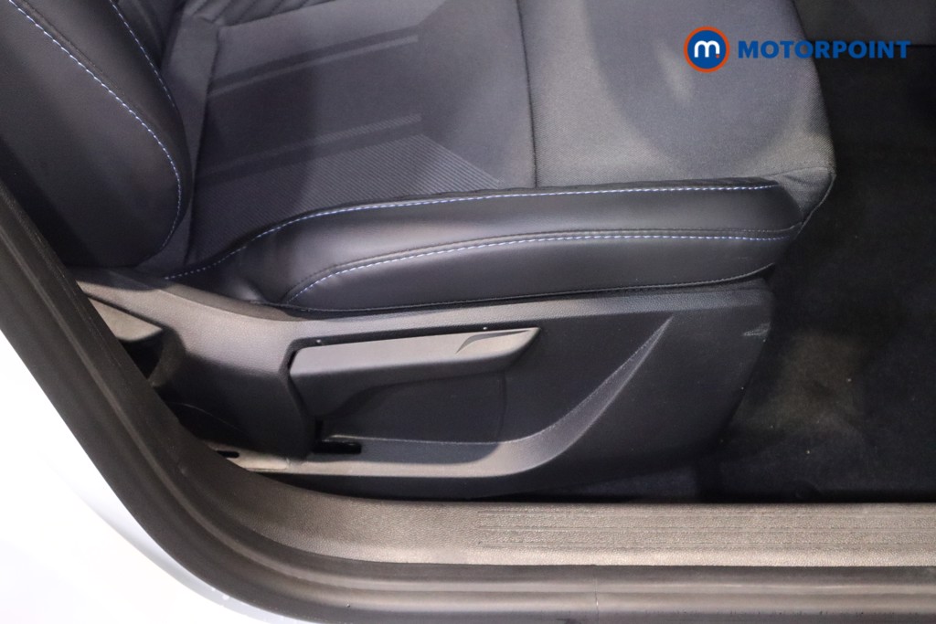 Renault Clio Esprit Alpine Manual Petrol Hatchback - Stock Number (1603663) - 16th supplementary image