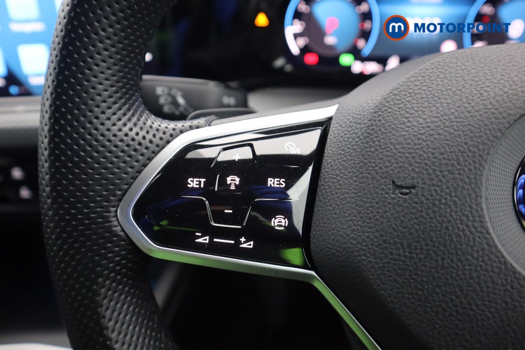 Volkswagen Golf R-Line Automatic Petrol Hatchback - Stock Number (1603707) - 4th supplementary image
