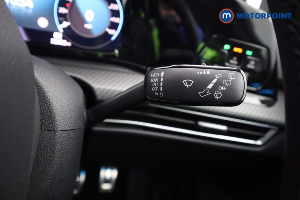 Volkswagen Golf R-Line Automatic Petrol Hatchback - Stock Number (1603707) - 7th supplementary image