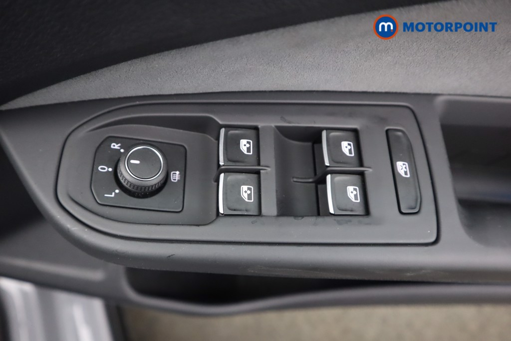 Volkswagen Golf R-Line Automatic Petrol Hatchback - Stock Number (1603707) - 16th supplementary image