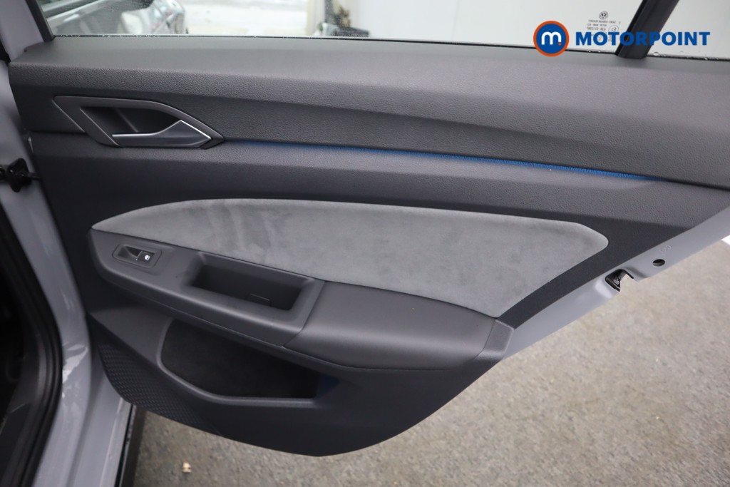 Volkswagen Golf R-Line Automatic Petrol Hatchback - Stock Number (1603707) - 25th supplementary image