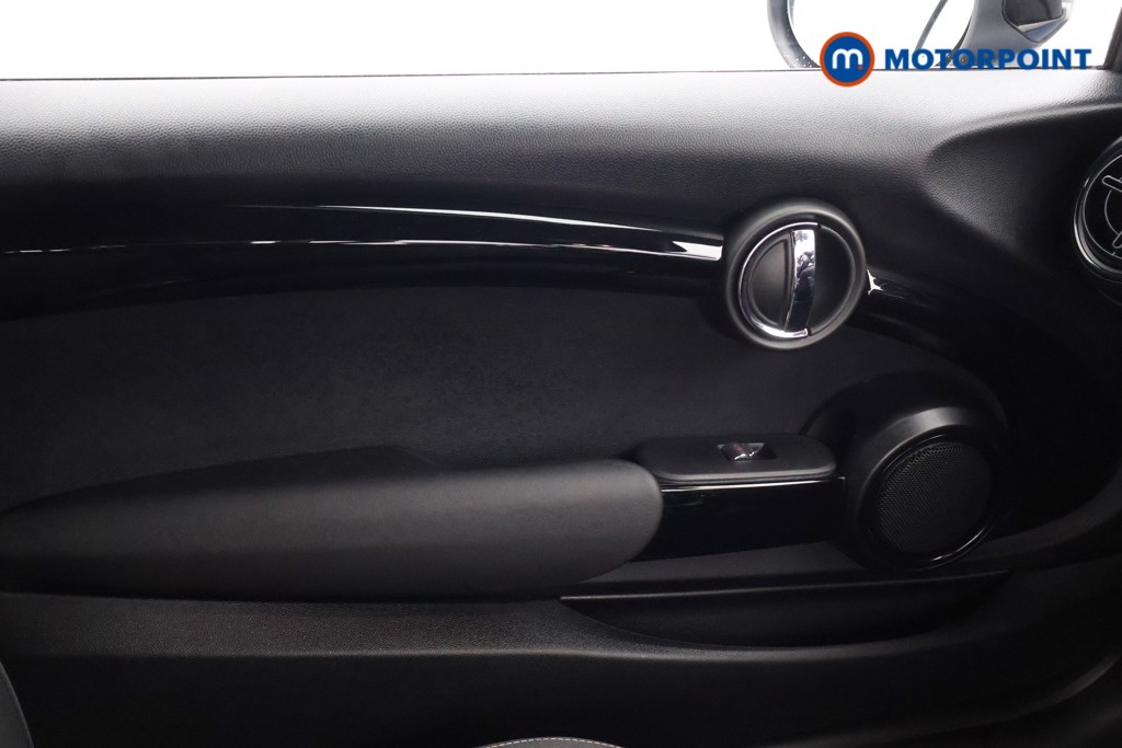 Mini Convertible Cooper Classic Manual Petrol Convertible - Stock Number (1603813) - 7th supplementary image