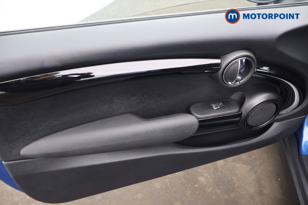 Mini Convertible Cooper Classic Manual Petrol Convertible - Stock Number (1603813) - 16th supplementary image