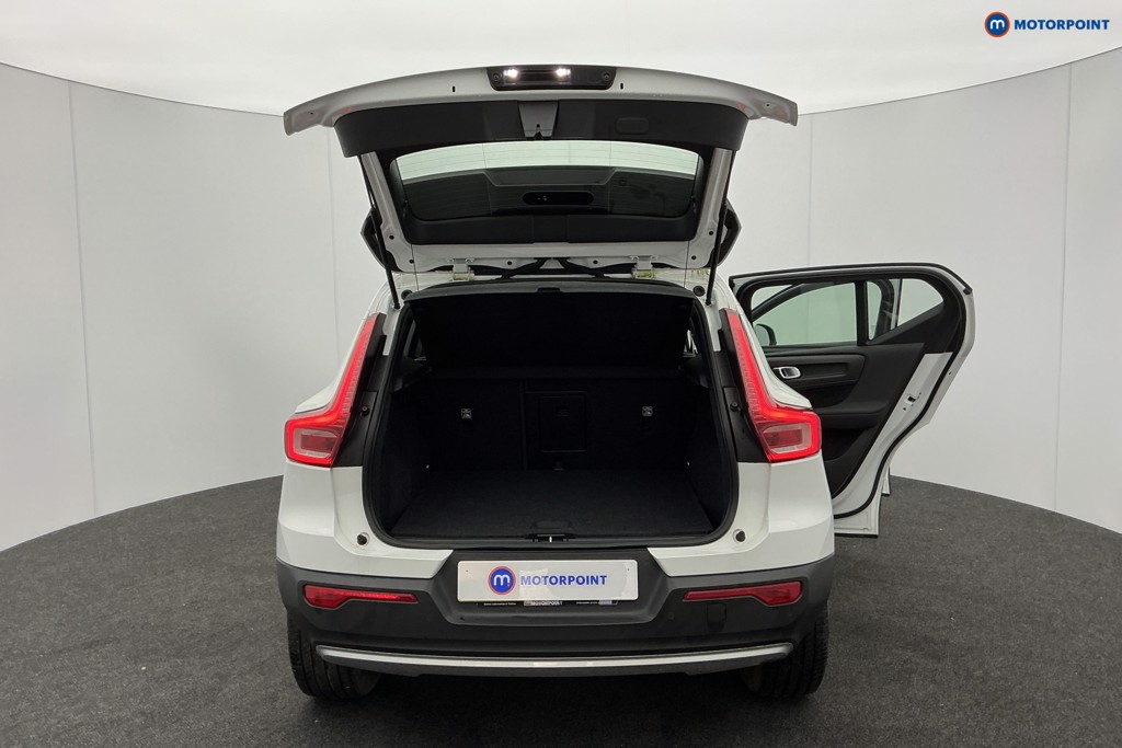 Volvo Xc40 Momentum Automatic Petrol SUV - Stock Number (1592750) - 3rd supplementary image