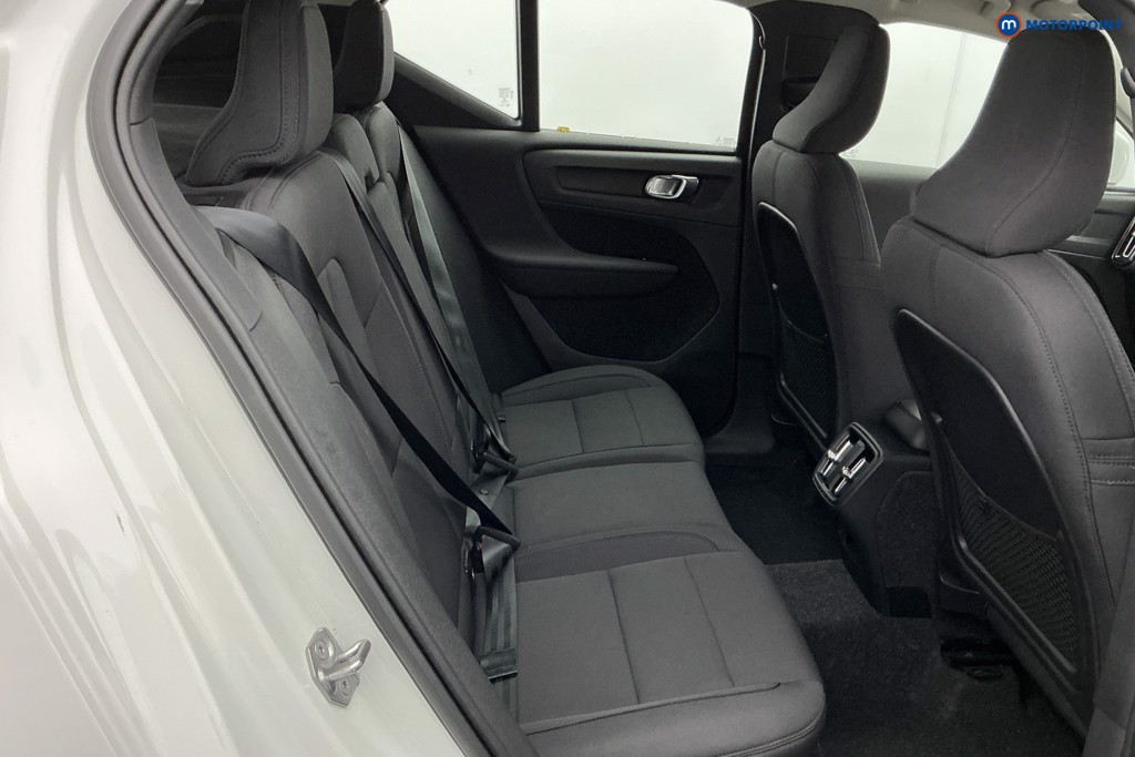 Volvo Xc40 Momentum Automatic Petrol SUV - Stock Number (1592750) - 5th supplementary image