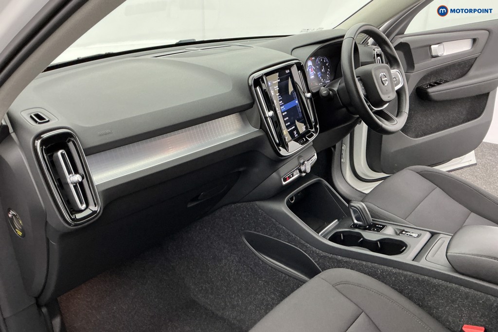 Volvo Xc40 Momentum Automatic Petrol SUV - Stock Number (1592750) - 9th supplementary image