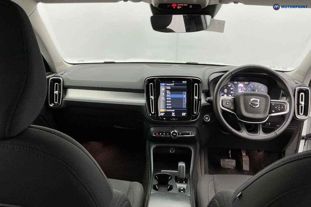 Volvo Xc40 Momentum Automatic Petrol SUV - Stock Number (1592750) - 13th supplementary image