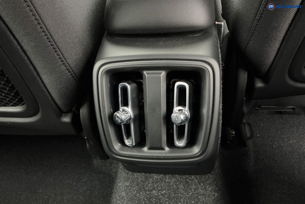 Volvo Xc40 Momentum Automatic Petrol SUV - Stock Number (1592750) - 14th supplementary image