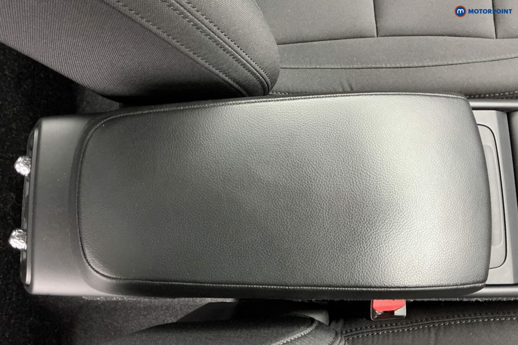 Volvo Xc40 Momentum Automatic Petrol SUV - Stock Number (1592750) - 15th supplementary image