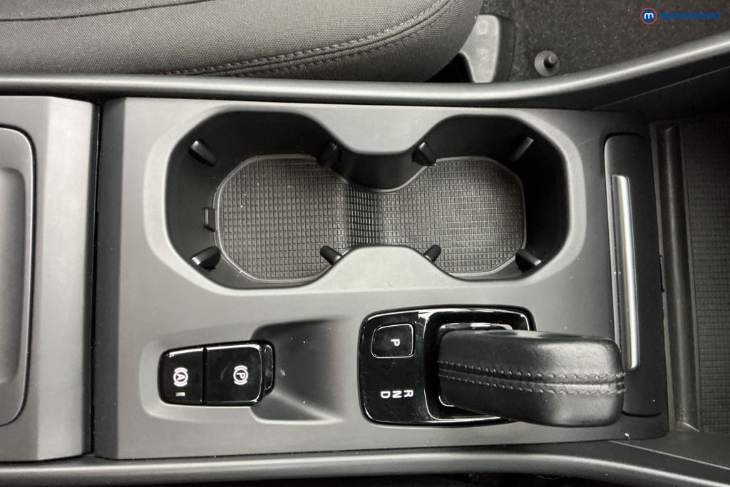 Volvo Xc40 Momentum Automatic Petrol SUV - Stock Number (1592750) - 16th supplementary image