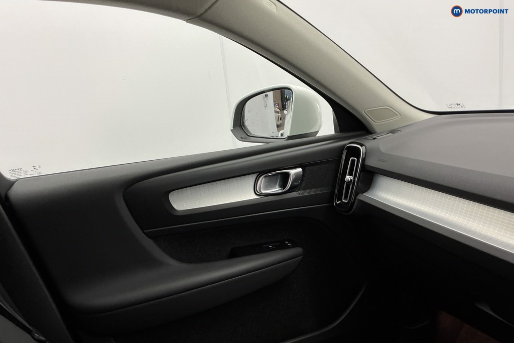 Volvo Xc40 Momentum Automatic Petrol SUV - Stock Number (1592750) - 20th supplementary image