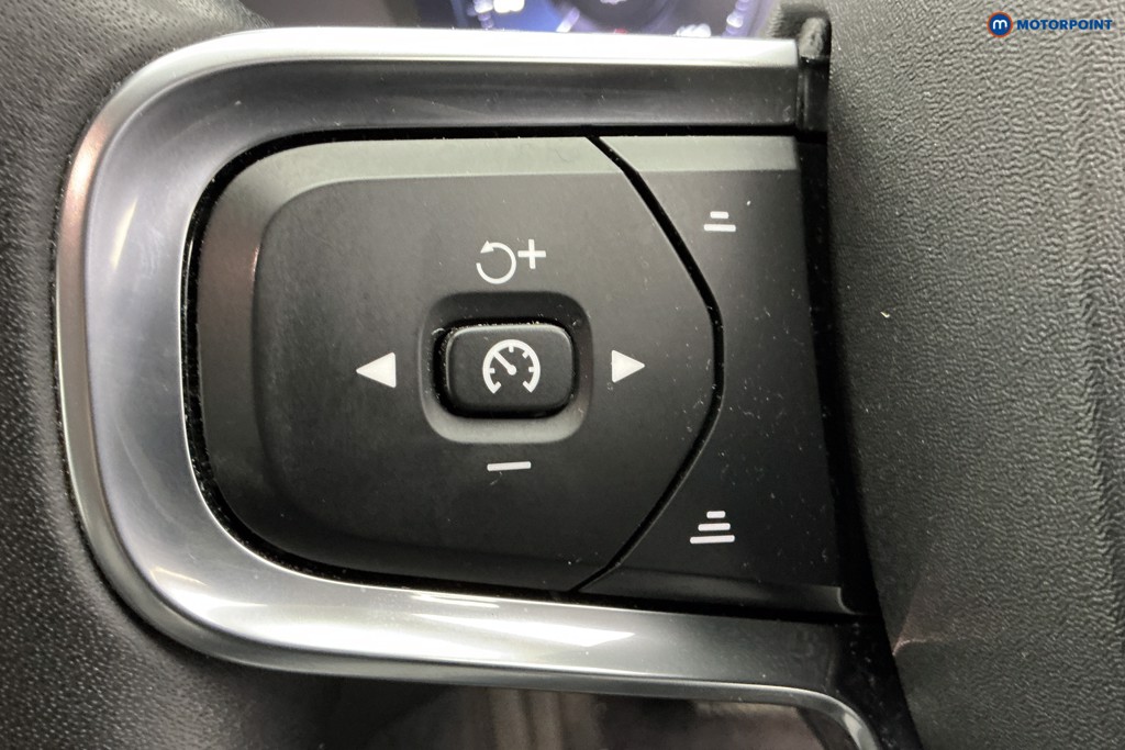 Volvo Xc40 Momentum Automatic Petrol SUV - Stock Number (1592750) - 21st supplementary image