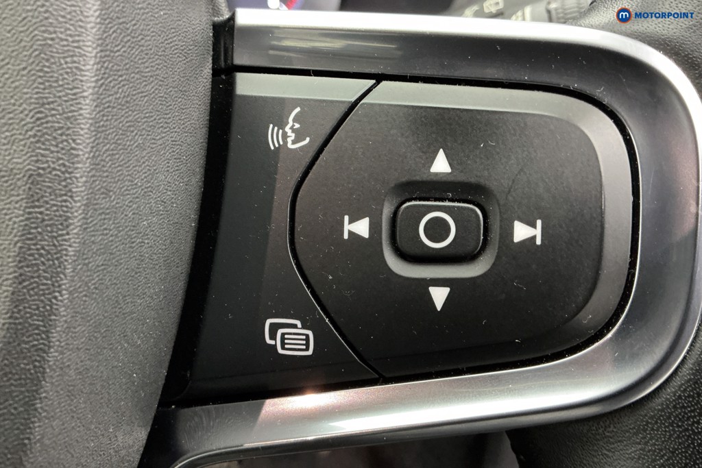 Volvo Xc40 Momentum Automatic Petrol SUV - Stock Number (1592750) - 22nd supplementary image