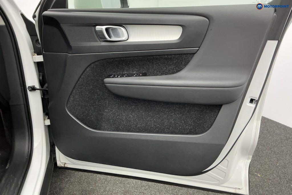 Volvo Xc40 Momentum Automatic Petrol SUV - Stock Number (1592750) - 24th supplementary image