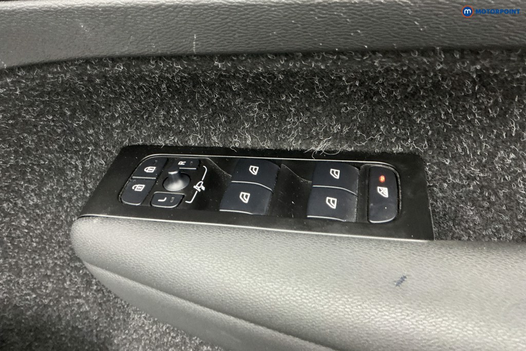 Volvo Xc40 Momentum Automatic Petrol SUV - Stock Number (1592750) - 25th supplementary image