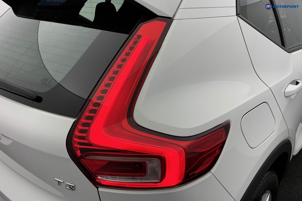 Volvo Xc40 Momentum Automatic Petrol SUV - Stock Number (1592750) - 32nd supplementary image