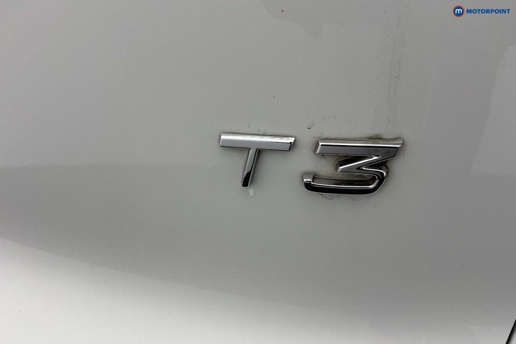 Volvo Xc40 Momentum Automatic Petrol SUV - Stock Number (1592750) - 33rd supplementary image