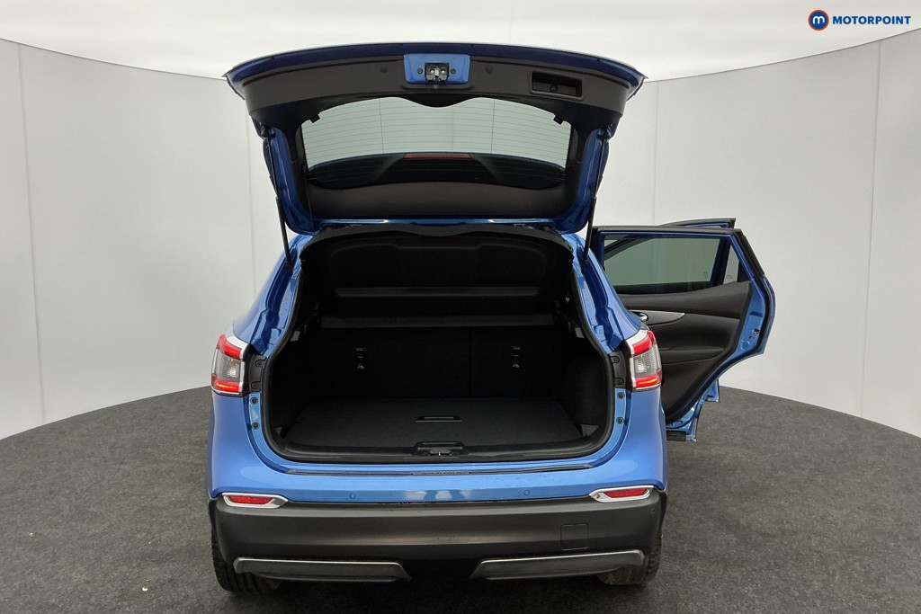 Nissan Qashqai Tekna Manual Petrol SUV - Stock Number (1599077) - 4th supplementary image