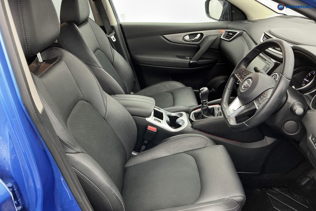 Nissan Qashqai Tekna Manual Petrol SUV - Stock Number (1599077) - 6th supplementary image