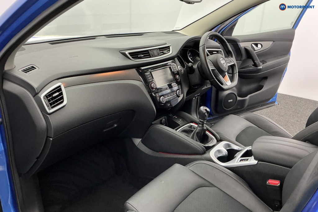 Nissan Qashqai Tekna Manual Petrol SUV - Stock Number (1599077) - 9th supplementary image