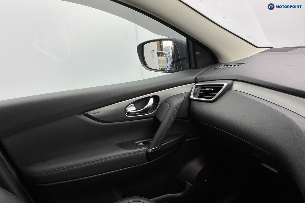 Nissan Qashqai Tekna Manual Petrol SUV - Stock Number (1599077) - 17th supplementary image