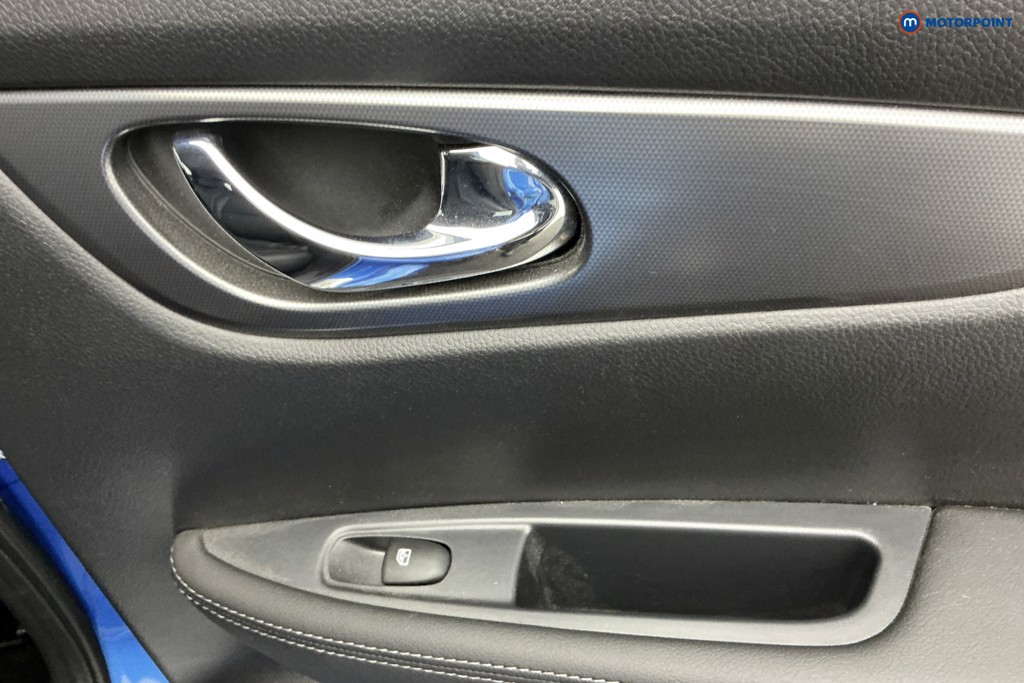 Nissan Qashqai Tekna Manual Petrol SUV - Stock Number (1599077) - 25th supplementary image