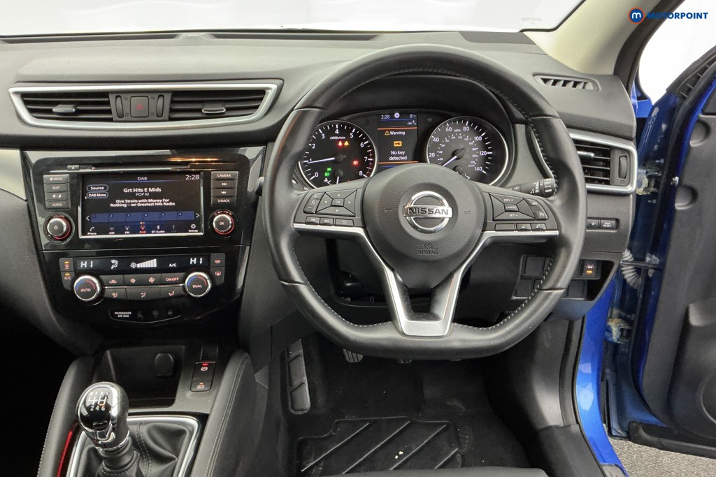 Nissan Qashqai Tekna Manual Petrol SUV - Stock Number (1599077) - 1st supplementary image