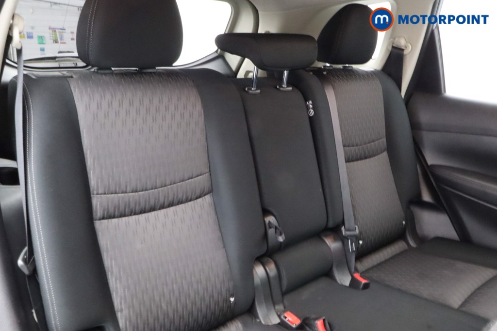 Nissan X-Trail N-Connecta Automatic Petrol SUV - Stock Number (1599276) - 17th supplementary image