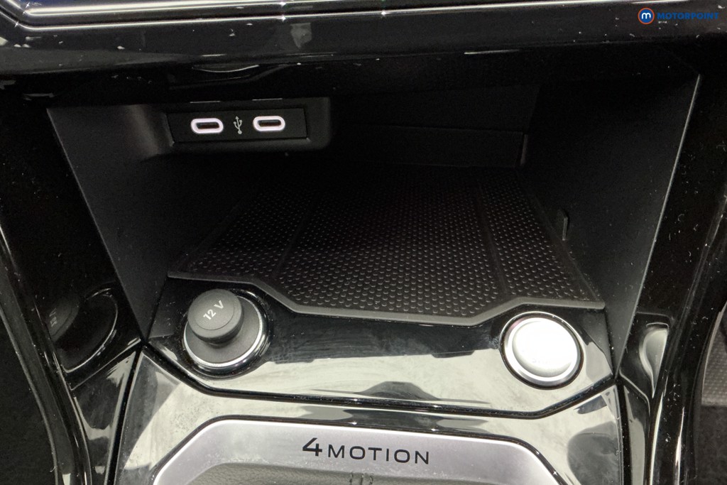 Volkswagen T-Roc R-Line Automatic Petrol SUV - Stock Number (1596341) - 17th supplementary image