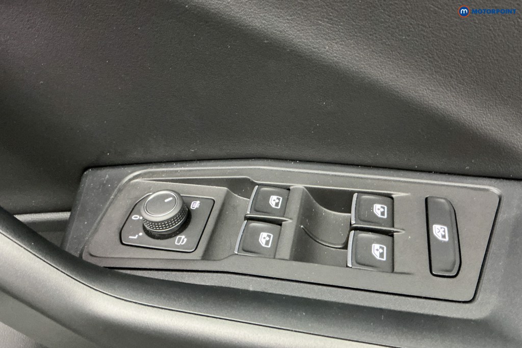 Volkswagen T-Roc R-Line Automatic Petrol SUV - Stock Number (1596341) - 24th supplementary image