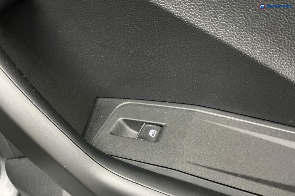 Volkswagen T-Roc R-Line Automatic Petrol SUV - Stock Number (1596341) - 27th supplementary image