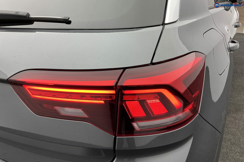 Volkswagen T-Roc R-Line Automatic Petrol SUV - Stock Number (1596341) - 33rd supplementary image
