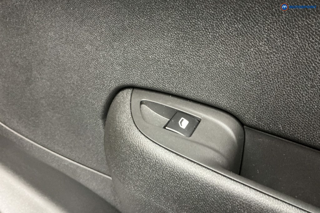 Vauxhall Crossland Ultimate Automatic Petrol SUV - Stock Number (1597808) - 25th supplementary image