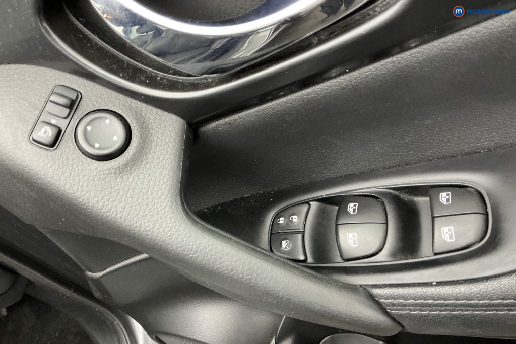 Nissan Qashqai N-Tec Automatic Petrol SUV - Stock Number (1597817) - 23rd supplementary image