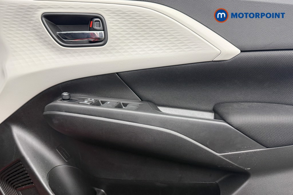 Suzuki Swift Motion Manual Petrol Hatchback - Stock Number (1588638) - 18th supplementary image