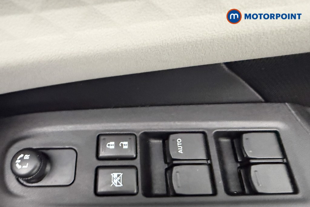 Suzuki Swift Motion Manual Petrol Hatchback - Stock Number (1588638) - 19th supplementary image