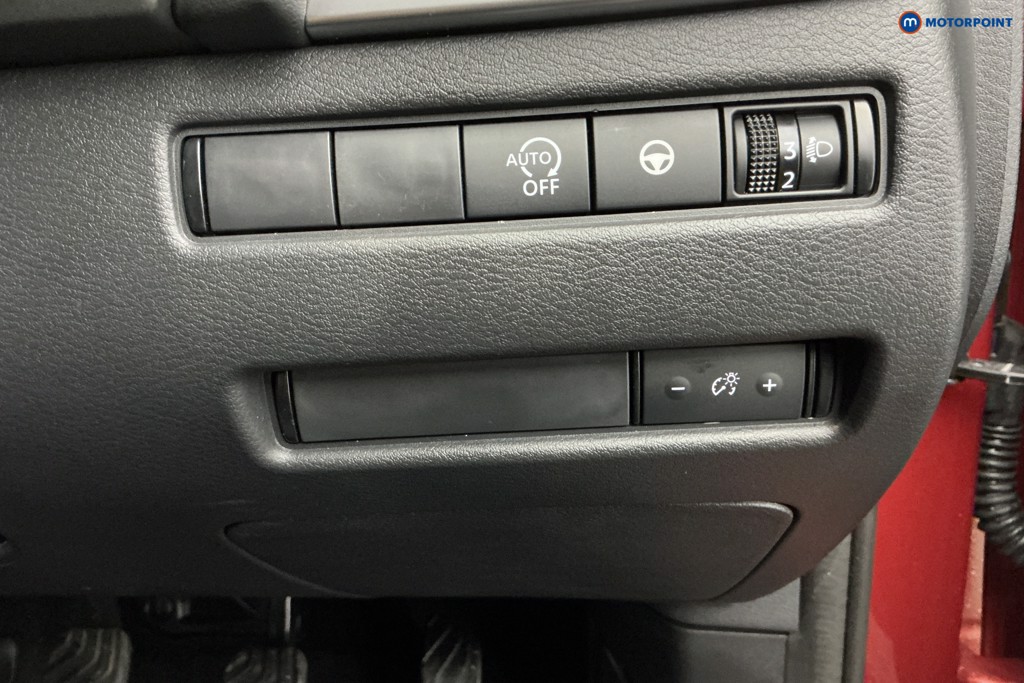 Nissan Qashqai N-Connecta Manual Petrol SUV - Stock Number (1596874) - 22nd supplementary image