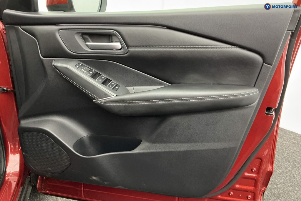 Nissan Qashqai N-Connecta Manual Petrol SUV - Stock Number (1596874) - 23rd supplementary image