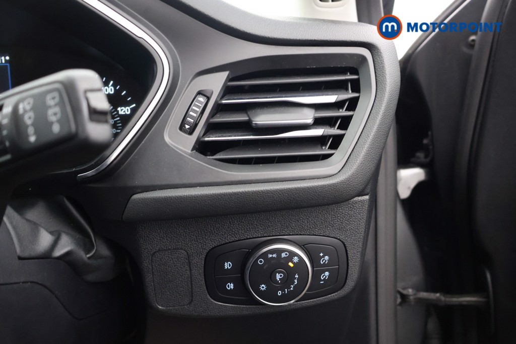 Ford Focus Active Manual Petrol Hatchback - Stock Number (1597295) - 7th supplementary image
