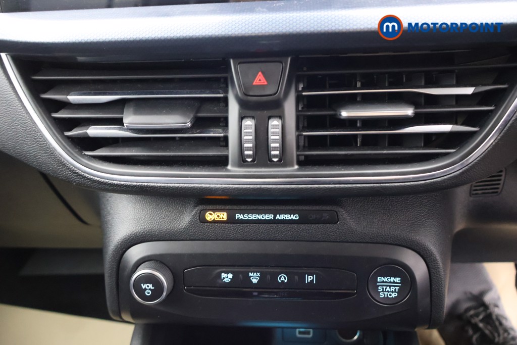 Ford Focus Active Manual Petrol Hatchback - Stock Number (1597295) - 9th supplementary image