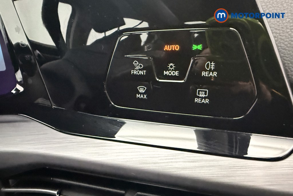 Volkswagen Golf Style Automatic Petrol Hatchback - Stock Number (1597600) - 17th supplementary image